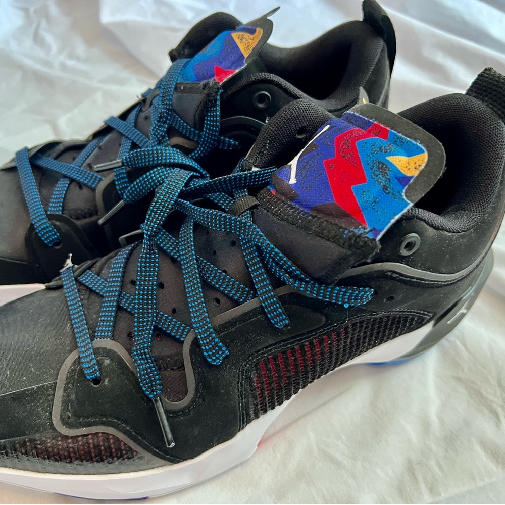 NEW NWT Nike AIR Jordan XXXVII 37 Low Black and Blue Athletic Shoes